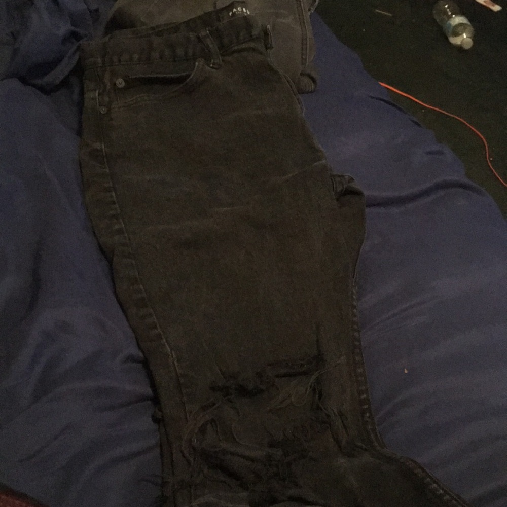 Black denim w/ knee blow outs